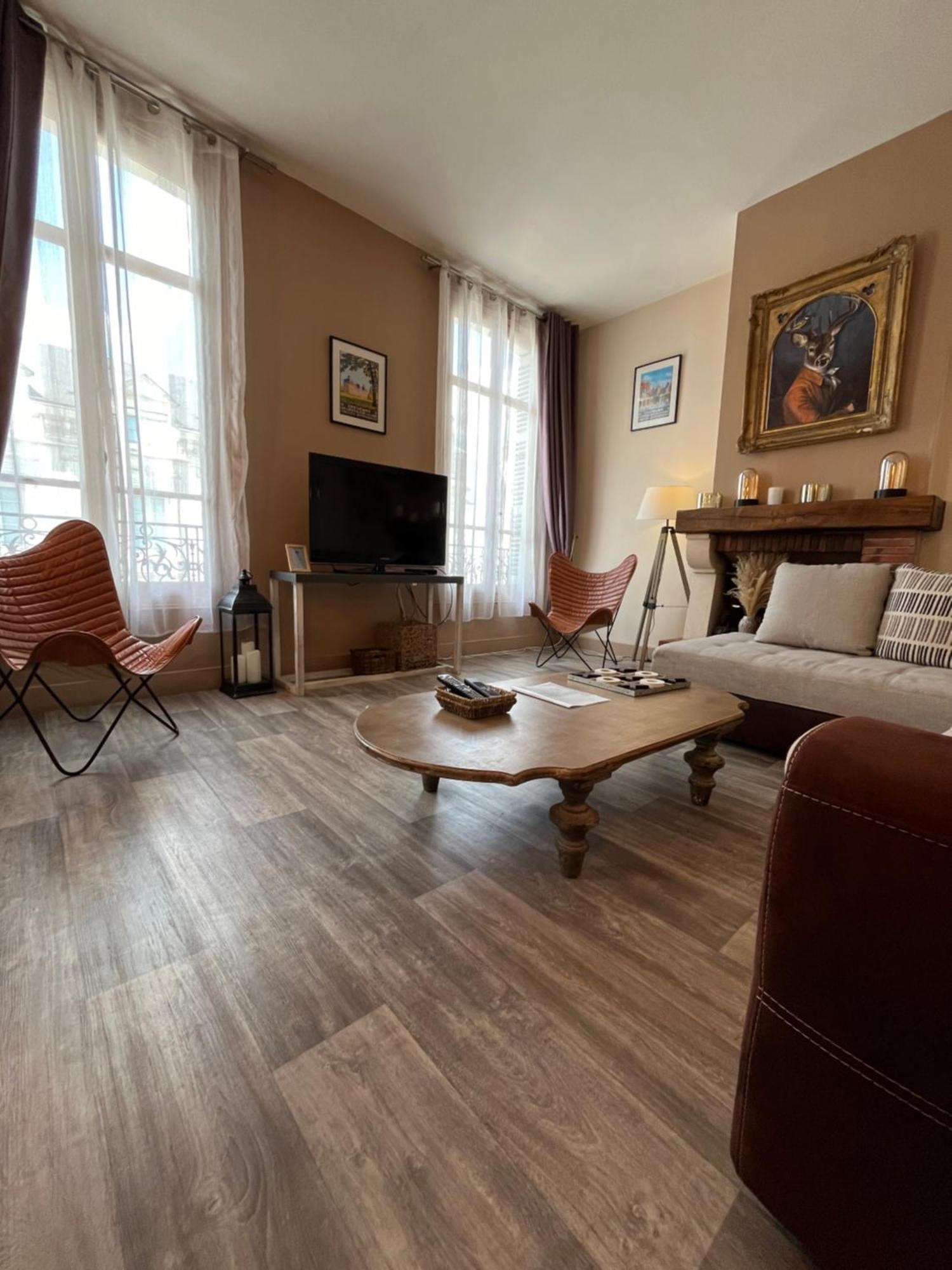 Cote Chateau - Grand Appartement Au Coeur De Blois Eksteriør bilde